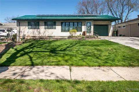 208 Evergreen Dr, Tonawanda, NY 14150