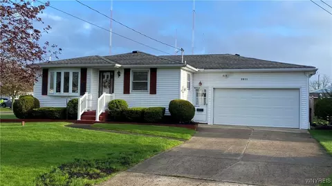 3911 Brian Ct, Hamburg, NY 14075