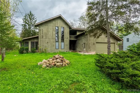 345 Allendale Rd, West Seneca, NY 14224