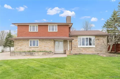 1361 W River Rd, Grand Island, NY 14072