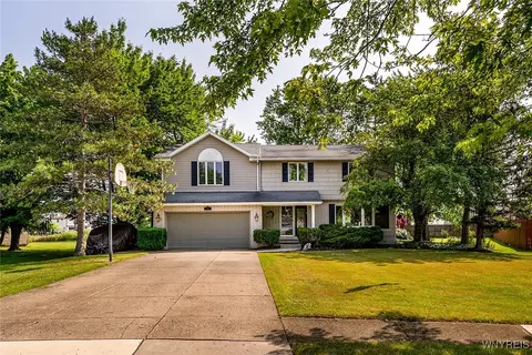 125 Laurie Ln, Grand Island, NY 14072