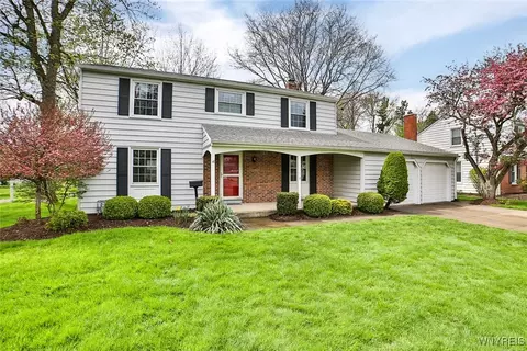 16 Fox Chapel Rd, Amherst, NY 14221