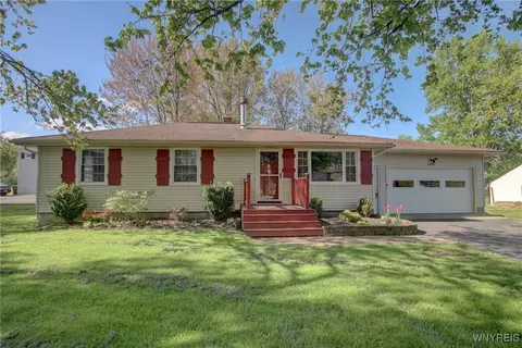 4757 Bussendorfer Rd, Orchard Park, NY 14127
