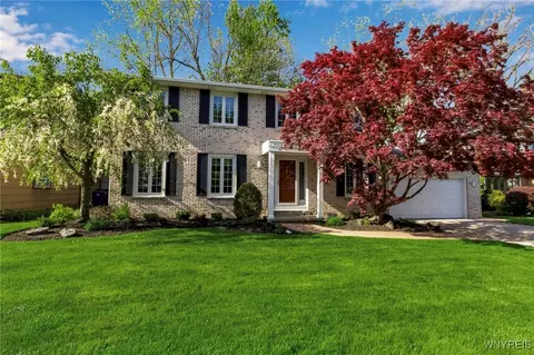 16 Heritage Rd E, Amherst, NY 14221