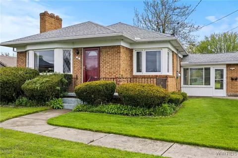 12 Veterans Pl, Cheektowaga, NY 14227