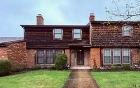 153 Wedgewood Dr, Amherst, NY 14221