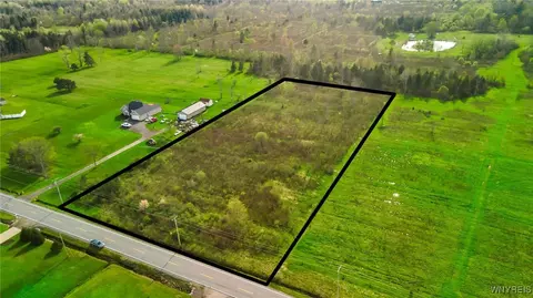 7720 Versailles Plank Rd, Evans, NY 14047