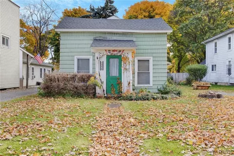 256 N Transit St, Lockport, NY 14094