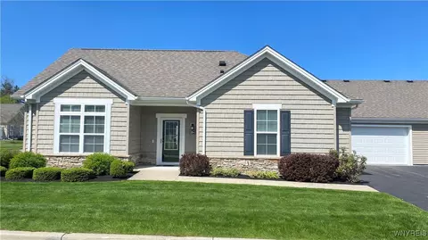 5665 Southwestern Blvd #28A, Hamburg, NY 14075