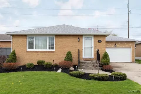 130 Lou Ann Dr, Depew, NY 14043