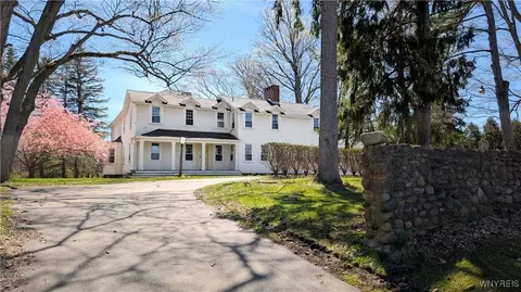 11919 Versailles Silver Crk Rd, Perrysburg, NY 14129