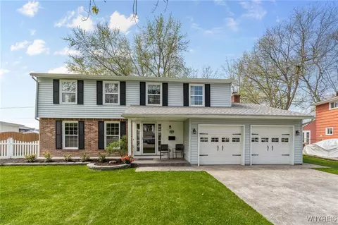 66 Lawnwood Dr, Amherst, NY 14228