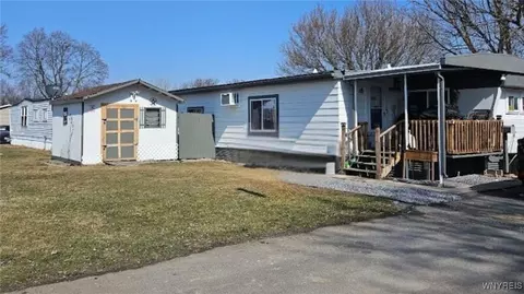 666 B St, Niagara, NY 14304