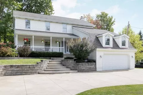 7405 Chestnut Ridge Rd, Orchard Park, NY 14127