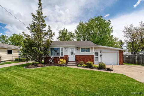213 Seabert Ave, Depew, NY 14043