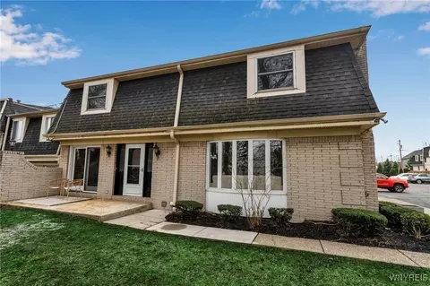 4 Cambridge, Amherst, NY 14221