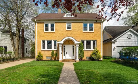 398 Roycroft Blvd, Amherst, NY 14226