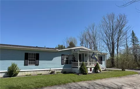 217 Dogwood St, Newstead, NY 14001