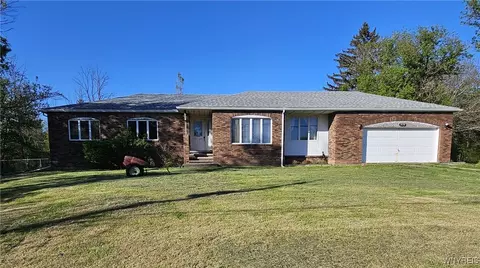 3159 Upper Mountain Rd, Cambria, NY 14132