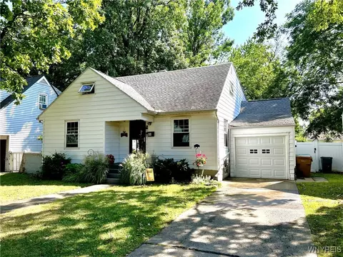 65 Woodridge Ave, Cheektowaga, NY 14225