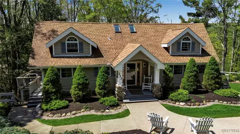 233 Falls Rd, Aurora, NY 14170