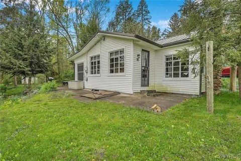90 Summerset Dr #C, Java, NY 14009