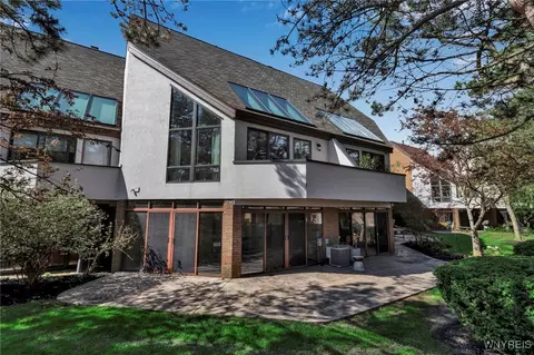20 Harbour Pointe, Buffalo, NY 14202