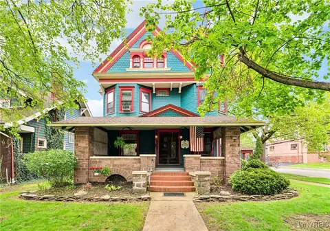 82 Clinton St, Tonawanda, NY 14150