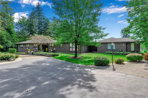 1090 N Davis Rd, East Aurora, NY 14052