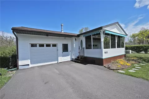 480 Eisenhower Ave, Evans, NY 14006