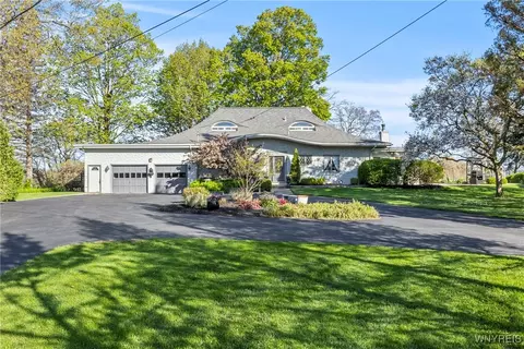 5938 Hyde Park Blvd, Niagara Falls, NY 14305