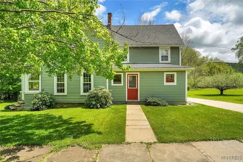 13 Prospect St, Cuba, NY 14727
