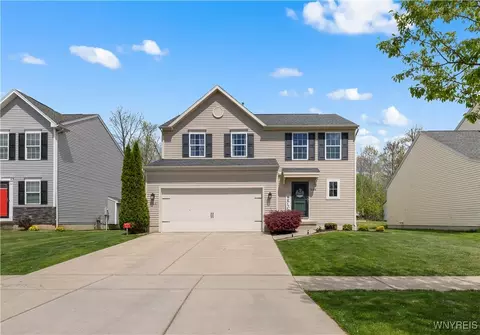 6166 Woodford Dr, Lake View, NY 14085
