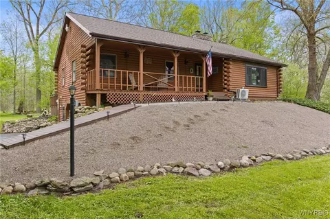 13181 Clinton St, Alden, NY 14004