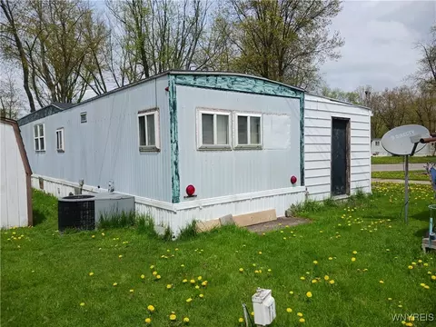 515 B St, Niagara, NY 14223