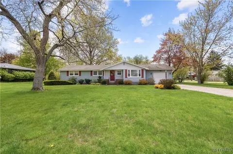 68 Sunset Blvd, Evans, NY 14006