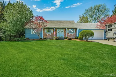 6206 Baer Rd, Wheatfield, NY 14132