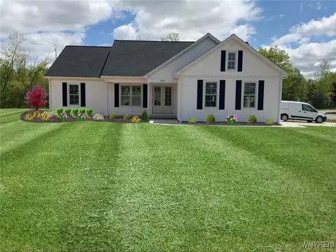 4806 W Eddy Dr, Lewiston, NY 14092