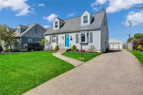 50 Princeton Ct, Cheektowaga, NY 14225