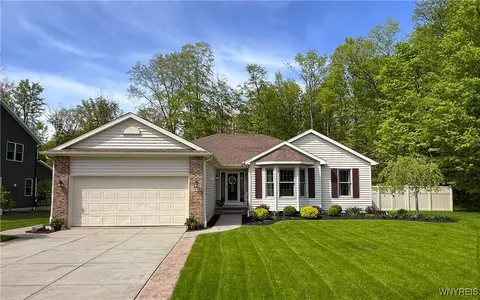 13272 Maple Rdg, Alden, NY 14004