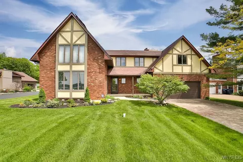 2227 W River Rd, Grand Island, NY 14072