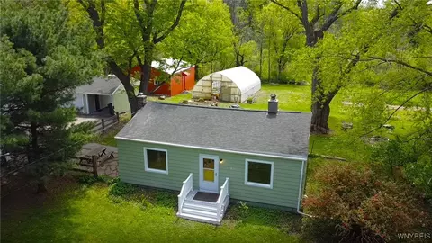 1290 W Blood Rd, East Aurora, NY 14052