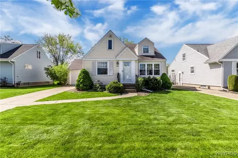 204 Briarhurst Dr, Tonawanda, NY 14150