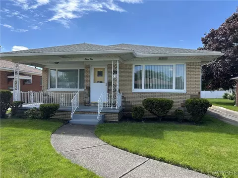 66 Ceil Dr, Cheektowaga, NY 14227
