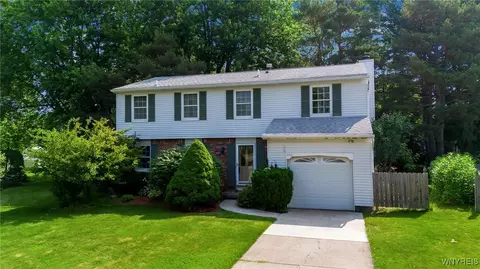 5051 Overlook Pt, Hamburg, NY 14075