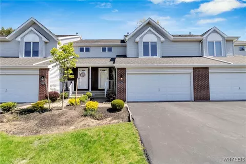 5389 Village Station Cir, Buffalo, NY 14221