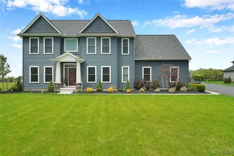 2240 Lapham Rd, Aurora, NY 14052