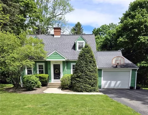3666 S Hill Rd, Hamburg, NY 14075