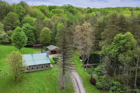 9661 S Protection Rd, Holland, NY 14080