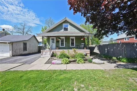 18 Dahlgreen Pl, North Tonawanda, NY 14120